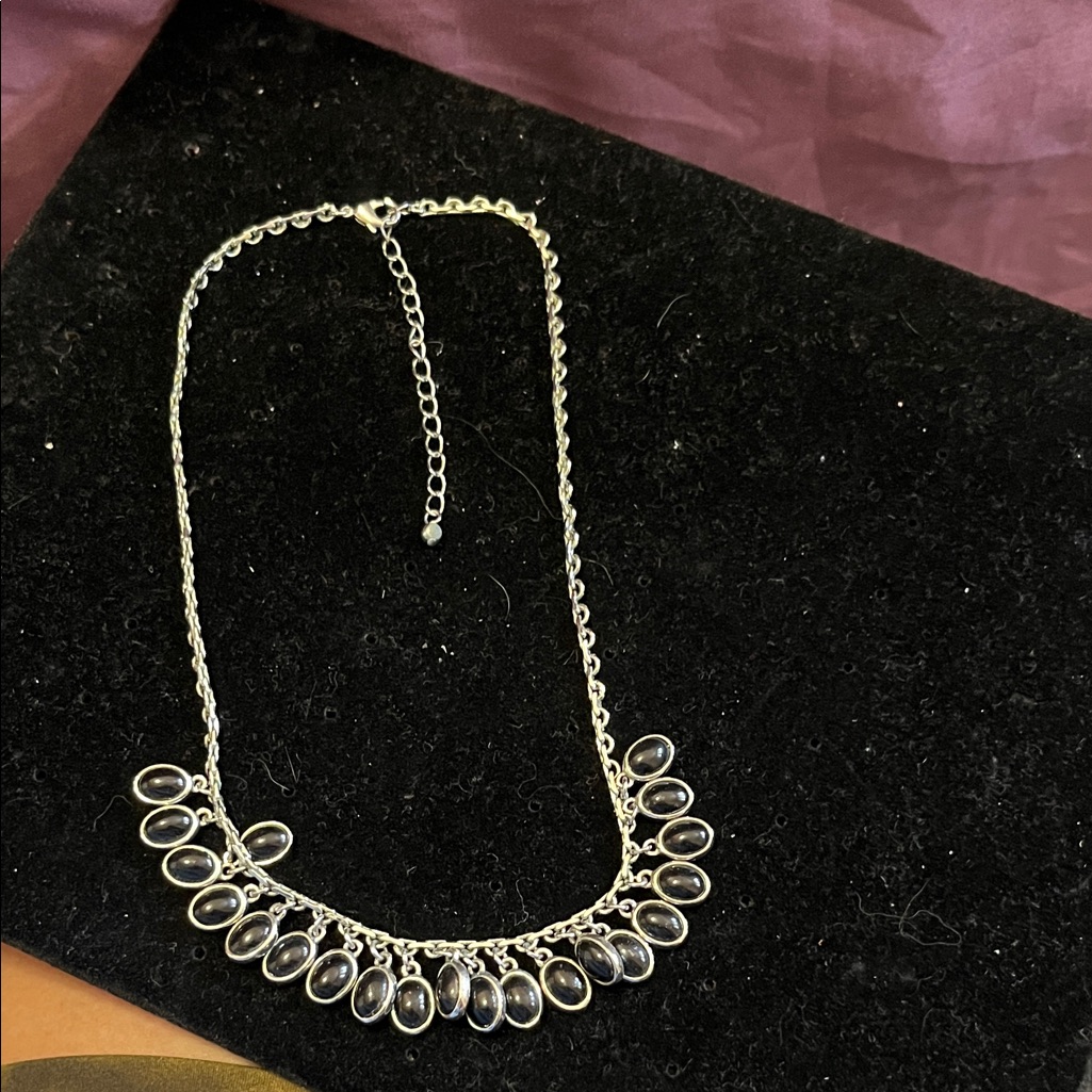 Chic Silver Necklace With Black Details